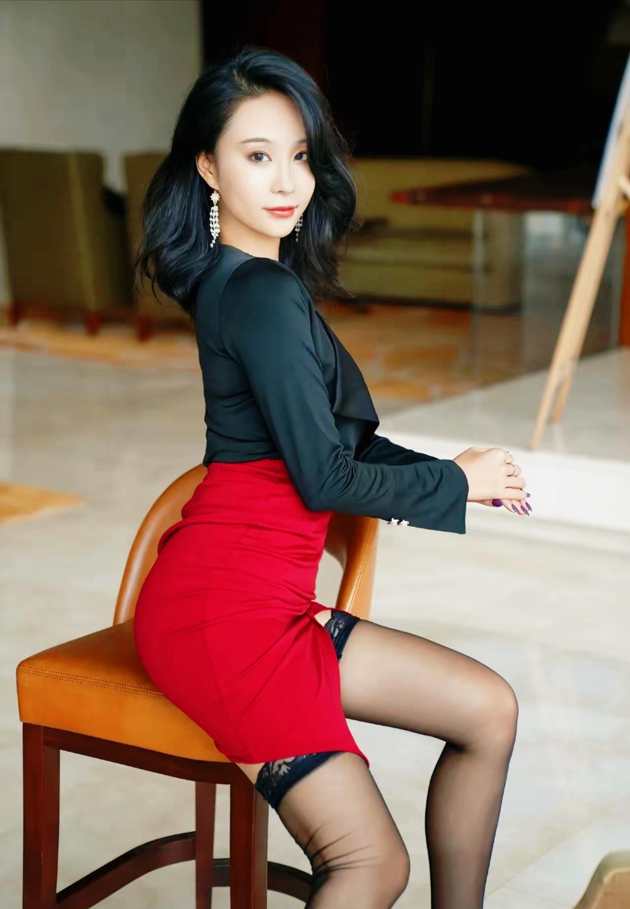丝袜翘臀(丝袜腿什么意思)